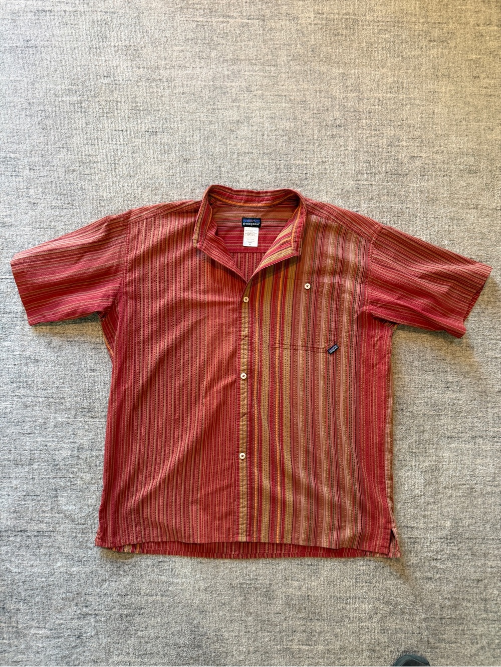 Patagonia Red Multi-Stripe Short-Sleeve Button-Down Shirt Men’s XL